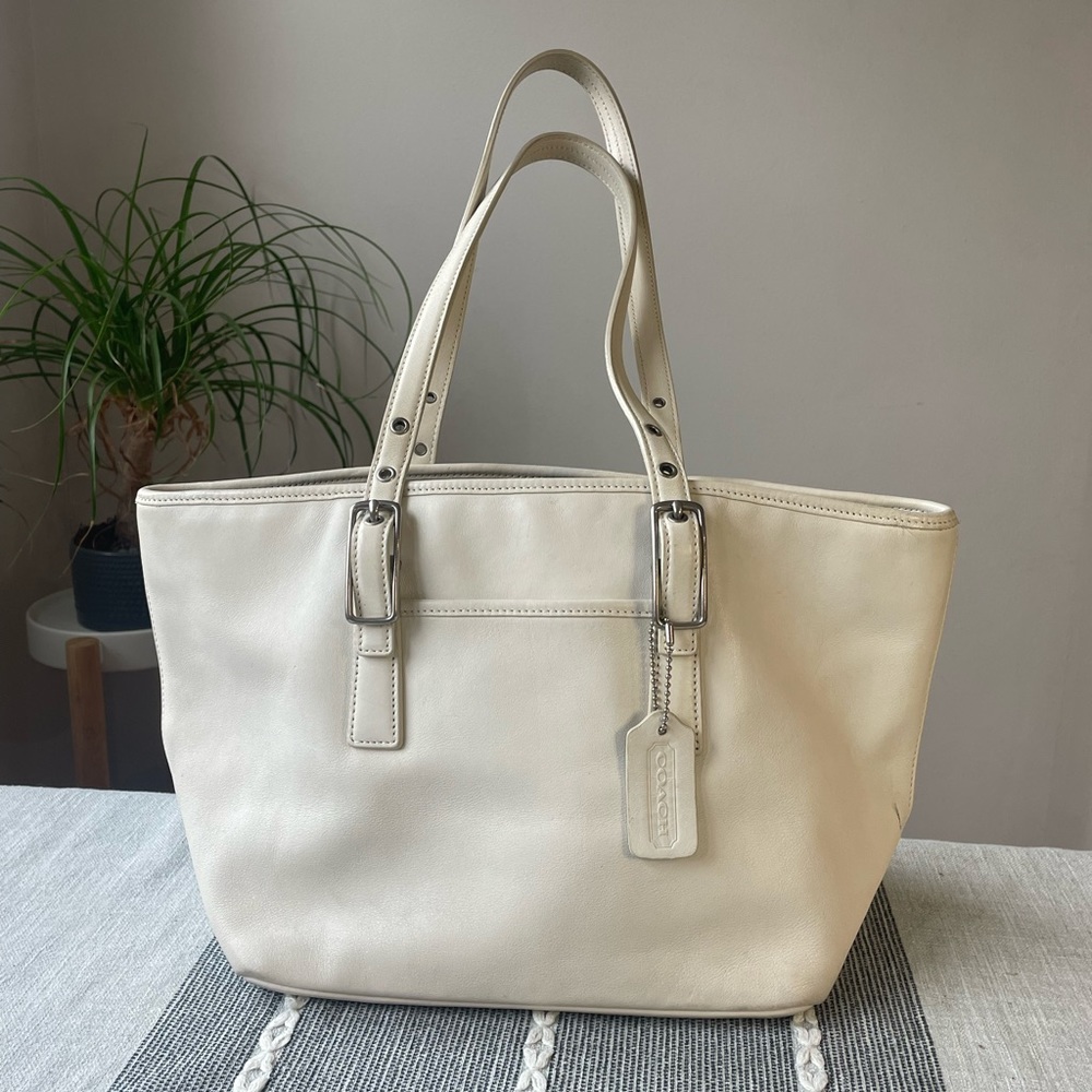 COACH White Leather Shoulder Bag